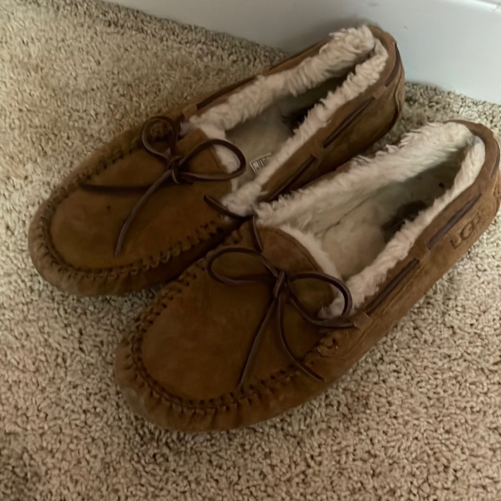7.5 UGG slippers
